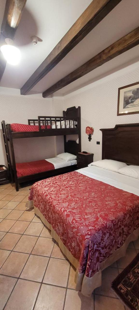 Hotel Ristorante Le Gole Di Ricci Aielli Exteriör bild